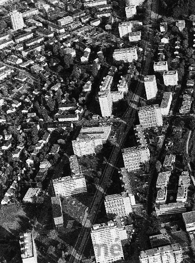 Weidteile-Quartier in Nidau mit der Autostrasse T6, um 1980