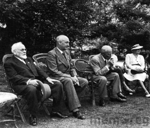 Guido Muller, son successeur Edouard Baumgartner et le Général Guisan, en 1953