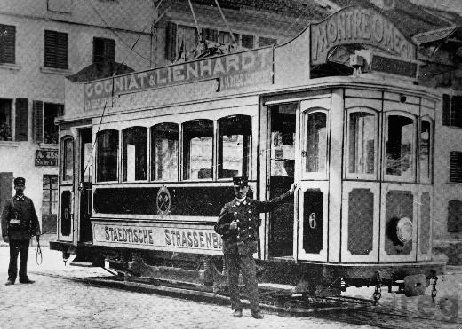 Tramway au terminus devant l'école à Nidau, en 1908