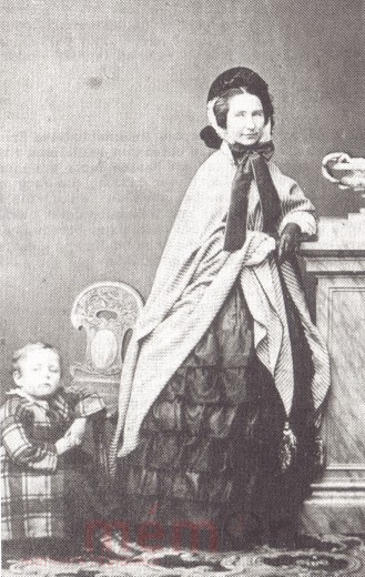 Marie Goegg-Pouchoulin avec son fils Egmond, vers 1857